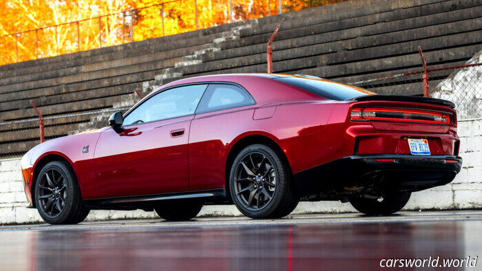 Dodge Begins Taking Orders for New Charger R/T Priced at $10K Higher Than Previous Hemi | Carscoops